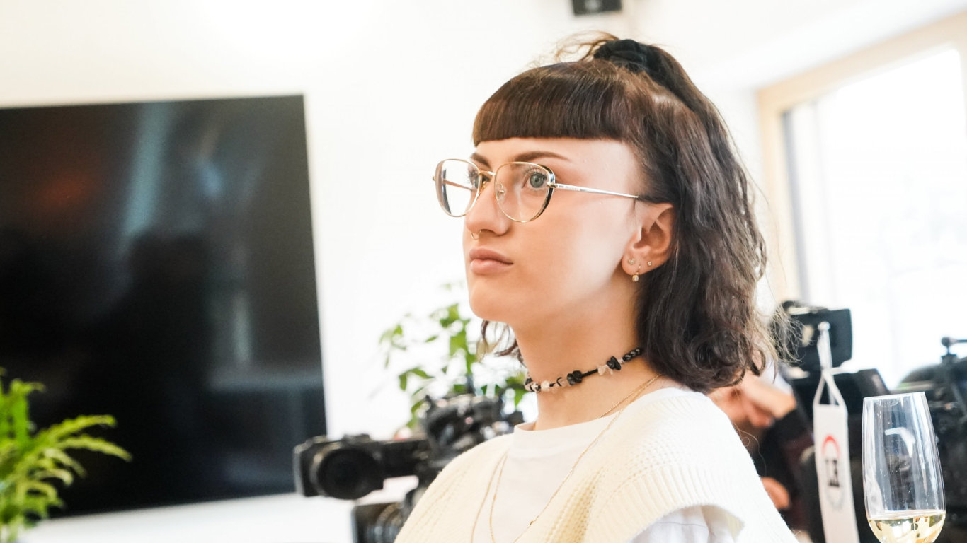 Denní show: Outfity ze sekáče