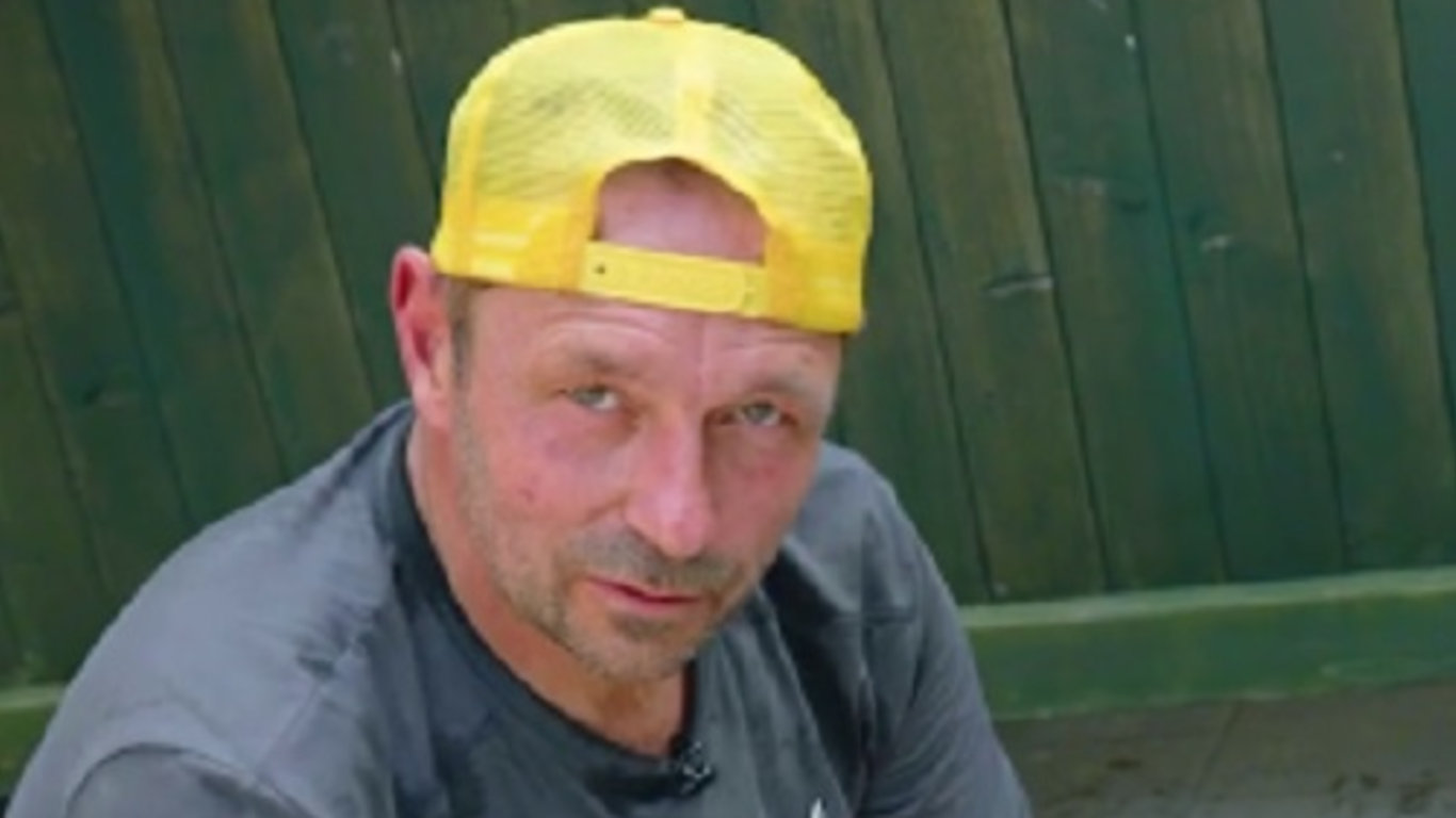 Gigantická venkovní dlažba, jak na segerové pojistné kroužky