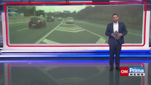 VIDEO: Zběsilá honička v Praze. Řidič prchal 160kilometrovou rychlostí, zastavil u ředitelství policie