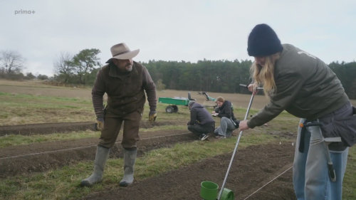 Šmilínek a Bambulka připravují záhon – Farma Vojty Kotka (S2E2)