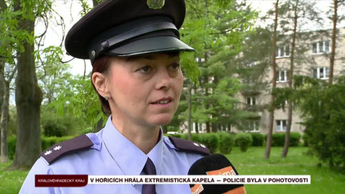 V Hořicích hrála extremistická kapela, policie byla v pohotovosti