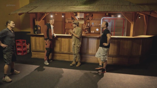 Vojta Kotek se pouští do zvelebování kulturáku v Kozárovicích - Farma Vojty Kotka (S1E7)