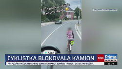 Cyklistka blokovala kamion 