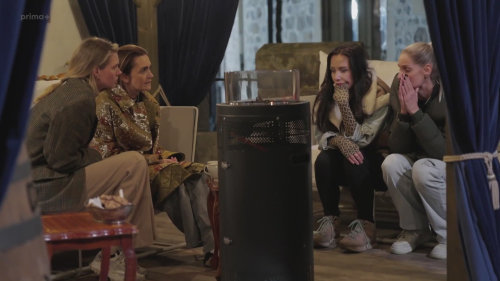 Veronika začala podezřívat Miu, Anička zase Danielu