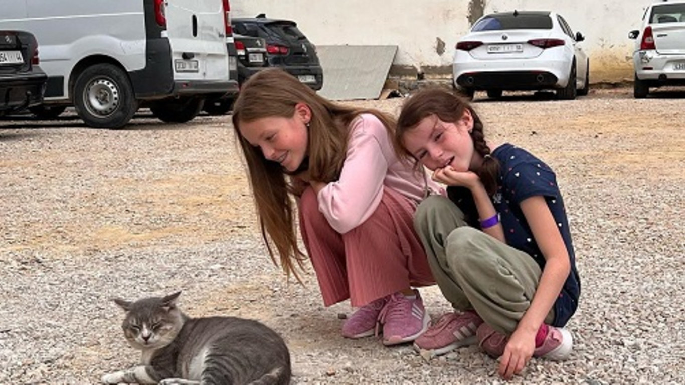 Písek saharské pouště. Trilobiti, dinosauří zuby a filmové studio, kde se natáčel seriál Hra o trůny
