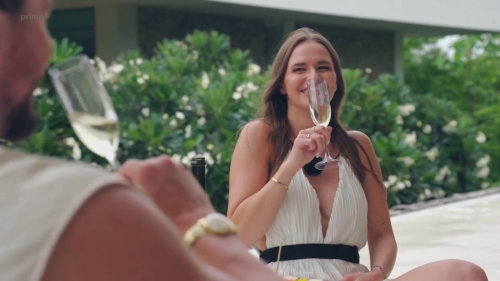 AYTO (S1 E1) Mathias a Adéla mají první rande. Adéla přiznala dřívější vztahy se ženami